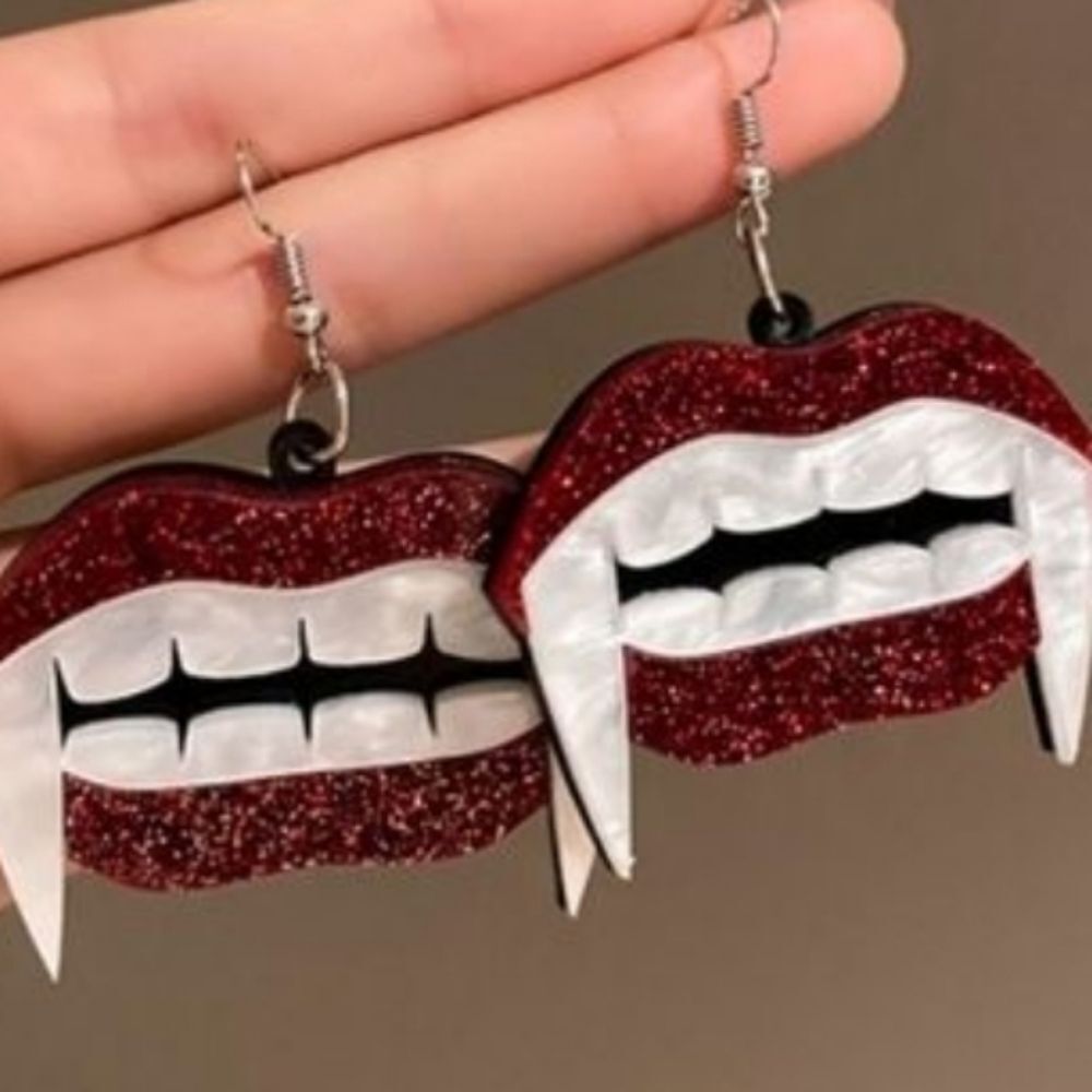 New VAMPIRE STATEMENT  HALLOWEEN EARRINGS - Picture 1 of 6